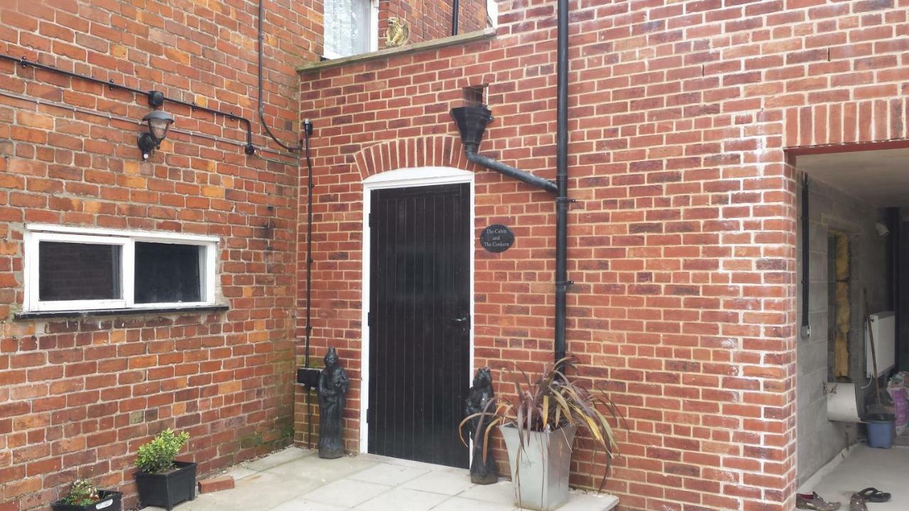 Ferienwohnung The Saracens Head The Conkera Chapel St. Leonards Exterior foto