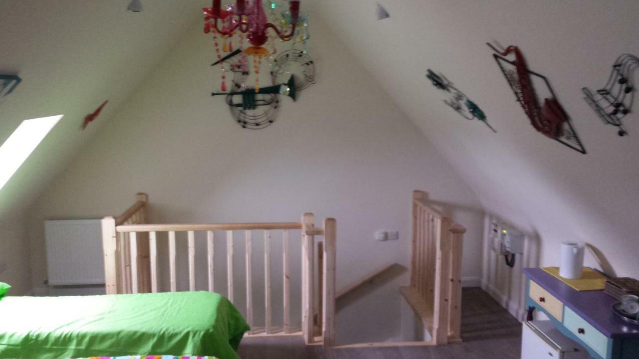 Ferienwohnung The Saracens Head The Conkera Chapel St. Leonards Exterior foto